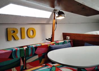 70's Tiny Boat, Lisbon (photo 2)