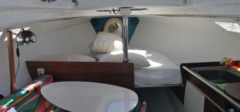 70's Tiny Boat, Lisbon (photo 5)