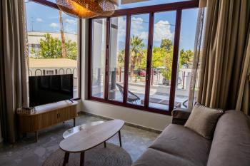 Take me here with a sea view by Salt Apartments, Volos (photo 2)