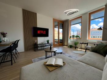 Central Riverside Apartment - Free Parking, Прага (фото 2)