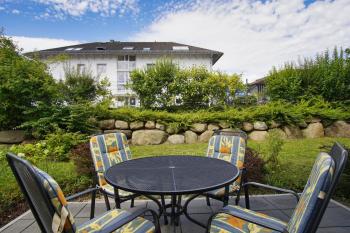 Terrasse, gratis Nutzung vom AHOI Erlebnisbad und Sauna in Sellin - Villa Antje FeWo 04, Göhren (zdjęcie 5)