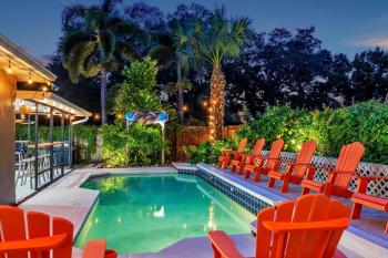 King Beds - Game Room - Pool - Beach 2m - 2,100sqft, Largo (foto 2)