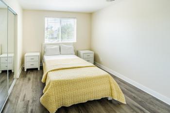 Modern 2 Level 5-Bedroom 3-Bathroom Close to Downtown LA, Los Ángeles (foto 2)