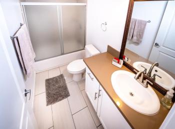 Modern 2 Level 5-Bedroom 3-Bathroom Close to Downtown LA, Los Ángeles (foto 3)