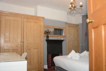3 Bed House in the heart of Palmers Green, London, London (photo 5)