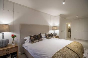 Sea, Mountains and Sunsets - Camps Bay Beach Villa, Kapstadt (Foto 4)