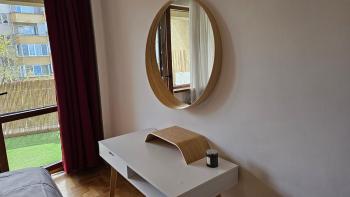 Business Park Retreat: 1BR with Mountain View, Sofia (Foto 5)