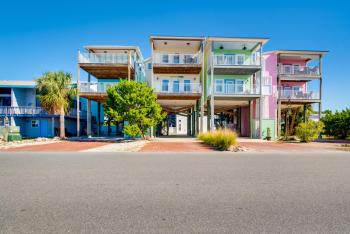 Oceanfront Oasis in Cedar Key with 2 Balconies!, Cedar Key (foto 3)