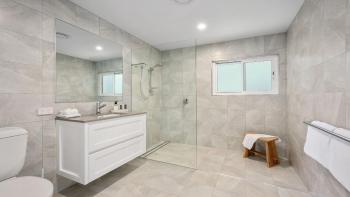 Zephyr on Sapphire - Stunning private property on absolute beachfront, Sapphire Beach (photo 5)
