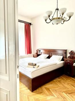 Unique apartment in the center, Bratislava (fotografie 3)