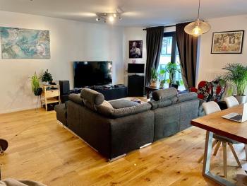 Elegant Canal-View Duplex with Free Parking, Brussels (photo 2)