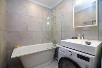 Elegant 2-Bedroom Retreat Near Old Town, Riga (foto 2)