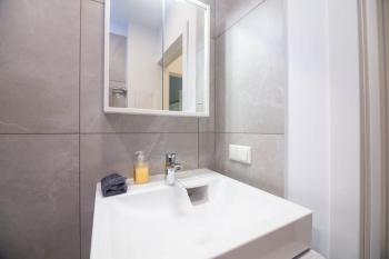 Elegant 2-Bedroom Retreat Near Old Town, Riga (foto 3)