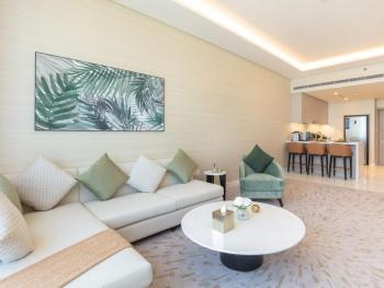Palm Tower Luxury 1BR Sea View Suites with 5 Star Hotel Amenities, Dubai (photo 4)