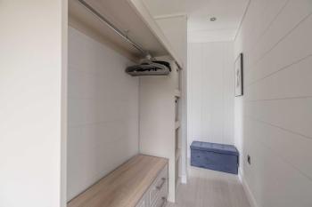 Luxury Lodge with Hot Tub in Windsor Marina - By Tempstay, Windsor (photo 4)