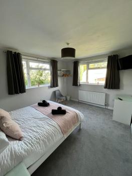 ASCENSION BUNGALOW Beautiful spacious 4 bedrooms & free parking, Bath (fotografie 2)