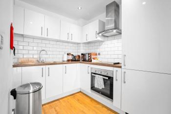 Birmingham City Centre Apartment -Fast Wifi - Netflix - JQ 404H, Birmingham (photo 4)