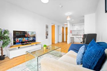 Birmingham City Centre Apartment -Fast Wifi - Netflix - JQ 404H, Birmingham (photo 3)