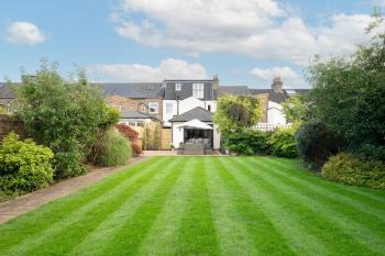Luxury Family Home in Central Windsor with Large Garden, Games Room, Office, Parking & Pet-Friendly, Windsor (foto 2)