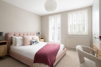 Luxury Family Home in Central Windsor with Large Garden, Games Room, Office, Parking & Pet-Friendly, Windsor (photo 4)