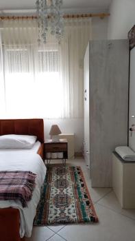 Isabel's penthouse overlooking the city, Tirana (photo 5)