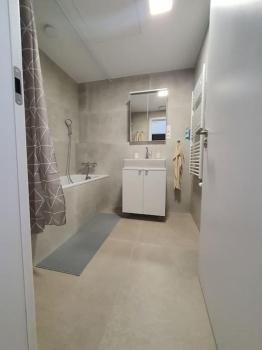 Modern apartment with garage parking, Bratislava (fotografie 5)