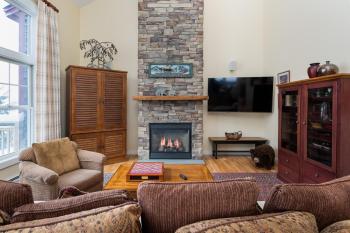 SlopeSide Chalet - Pool, Grill, Hot tub, Views, Killington (foto 3)
