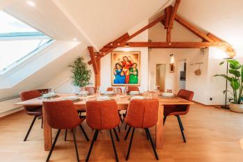 Spacious Penthouse with AC and Free Parking Steps Away From the Central Station, Koblenc (fotografie 3)