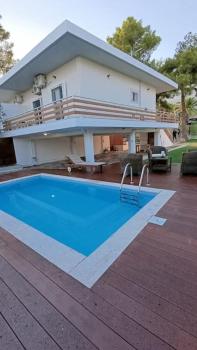 House with a pool, 2' from the beach, Kineta (Foto 2)