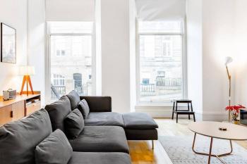 Incredible contemporary flat in heart of west end, Glasgow (photo 2)