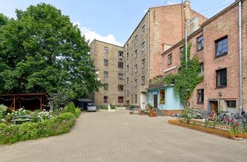 Quiet garden deluxe apartment, Riga (photo 3)