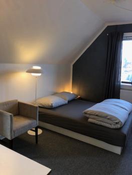 Flot værelse tæt ved transport i en skøn villa, Copenhague (foto 3)