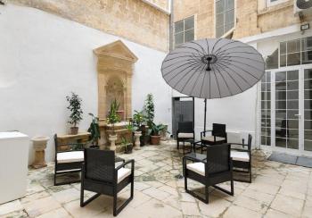 Traditional Apartment with Maltese Internal Court Yard - Designed with Traditional Stone and Tiling, Valletta (photo 3)