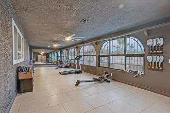 Luxury 5BR Retreat Pool Hot Tub Gym 7000sqf, Las Vegas (foto 5)