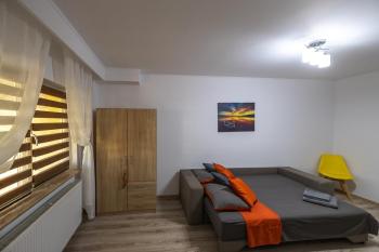 Orange Studio, Piteszti (zdjęcie 2)
