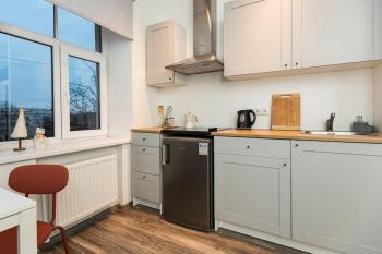 Cute studio APT with a View over the rooftops and Free parking in the area, Riga (foto 3)