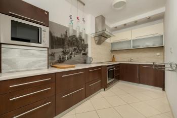 Jasny Dwupoziomowy Apartament we Wrocławiu by Noclegi Renters, Breslau (Foto 4)
