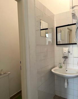 Spacious bungalow with parking, Bratislava (foto 2)