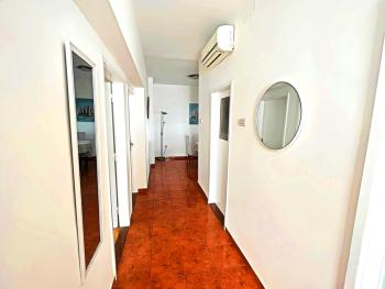 Pomalo Retreat, Your Calm Escape Near the City, Sunlit Terrace, Space & Comfort and Free Parking Spot, Split (Foto 5)