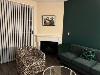 Travel Haven at Miracle Mile- 110, Los Angeles (photo 3)