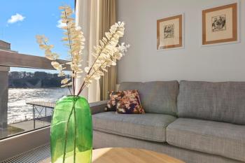 Escape riverfront 2 bedroom with balcony, Bratislava (fotografie 2)
