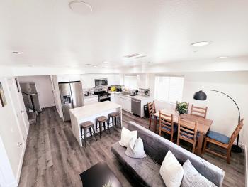 Cozy 3 BR Townhouse with Balcony, Los Angeles (fotografie 2)