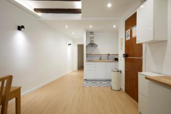 17 Nice apartment next to El Molino, Barcelona (fotografie 2)