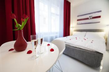 Honeymoon Ruterra studio, Praha (fotografie 2)