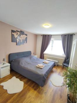 Large Central Apartment - MODERN & Fully Equipped - near fair, Kolín nad Rýnem (fotografie 2)
