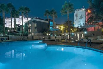 Beautiful Hotel in Desert Rose Resort - 2BD Sleeps, Las Vegas (photo 3)