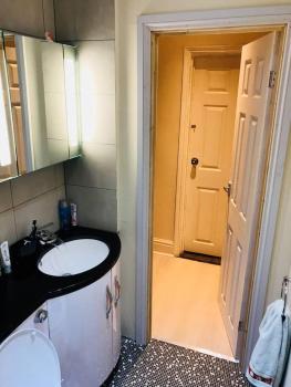 King TV-Bed En-suite MediaCity, MUFC, Salford, Манчестер (фото 4)