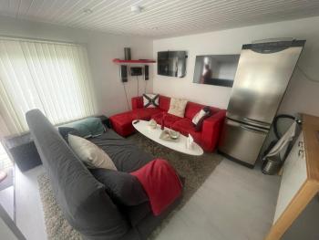 Cozy Guesthouse with Terrace, BBQ & Lake Access, Stockholm (photo 2)