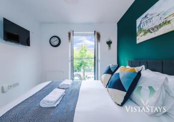 Spacious 3BDR House By Vista Stays Short Lets & Serviced Accommodation Salford With Pool Table & Free Parking, Manchester (photo 5)