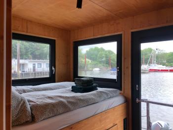 Tiny-Hausboot LIKEDEELER mit Dachterasse und Kamin, Hamburgo (foto 5)